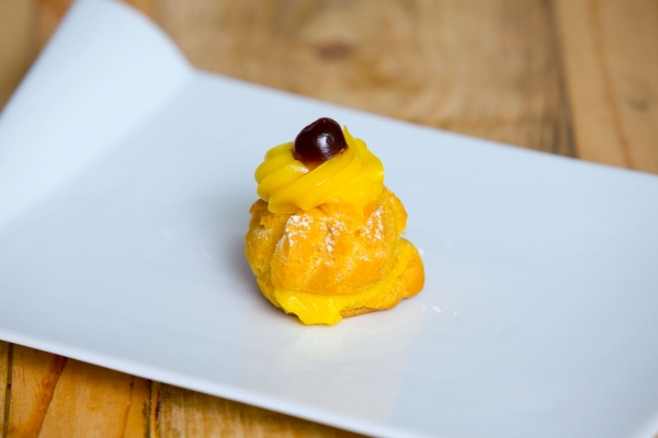 Cream puffs with custard